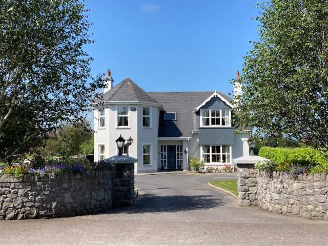 Tailors Lodge, Continental Breakfast Castleisland Exteriér fotografie